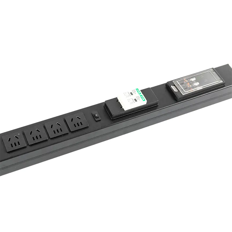 Bộ phân phối nguồn PDU gắn tủ rack dạng đứng có công tắc, chống sét lan truyền, 22 ổ cắm và đèn chỉ báo