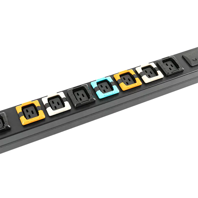 PDU gắn tủ rack dạng đứng có công tắc, bộ ngắt mạch và 3 SPD, 19 ổ cắm C13 C19