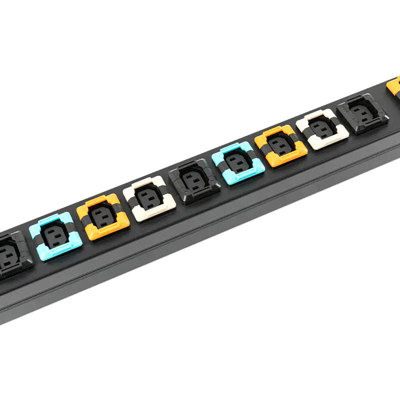 PDU gắn tủ rack dạng đứng có công tắc, bộ ngắt mạch và 3 SPD, 19 ổ cắm C13 C19