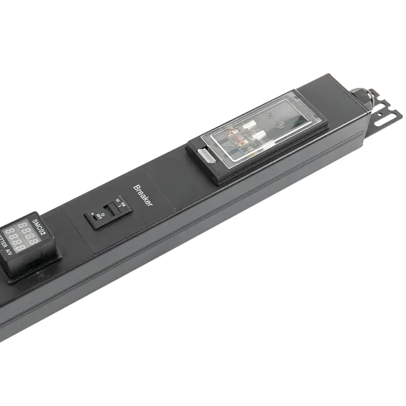 PDU gắn tủ rack dạng đứng có công tắc, bộ ngắt mạch và đồng hồ đo dòng điện/điện áp, 27 ổ cắm C13x12 Germanyx15